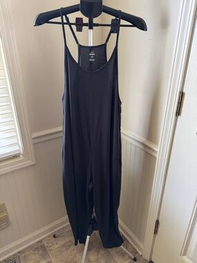 Women’s Under Armour Jump Suit Gray Size Medium